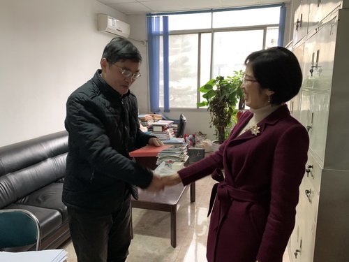公司開展元旦春節(jié)走訪慰問活動 公司開展元旦春節(jié)走訪慰問活動