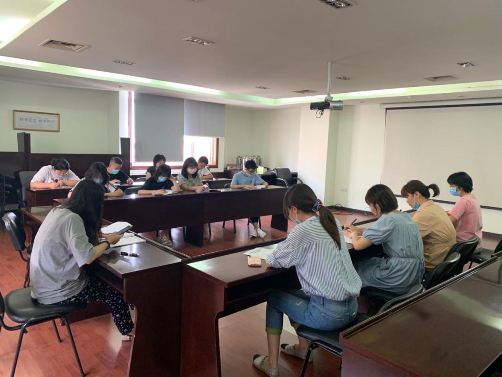 公司召開青年理論學(xué)習(xí)小組學(xué)習(xí)會 公司召開青年理論學(xué)習(xí)小組學(xué)習(xí)會