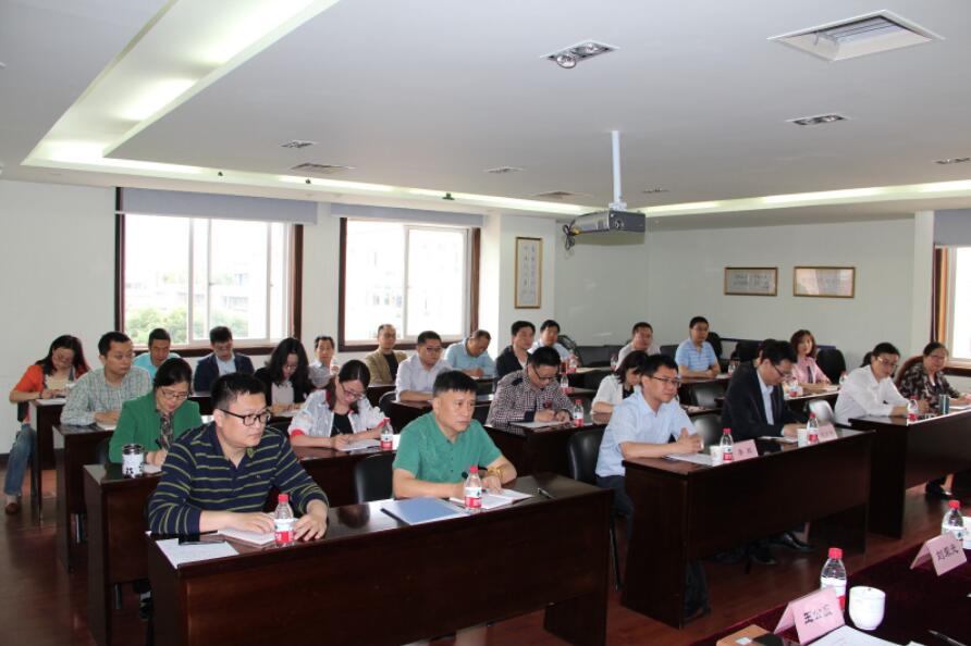 公司召開中層干部大會 公司召開中層干部大會